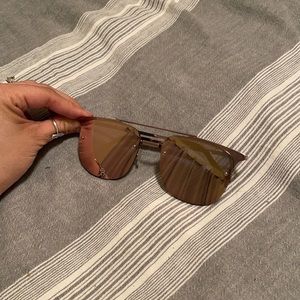 Rose gold quay sunglasses